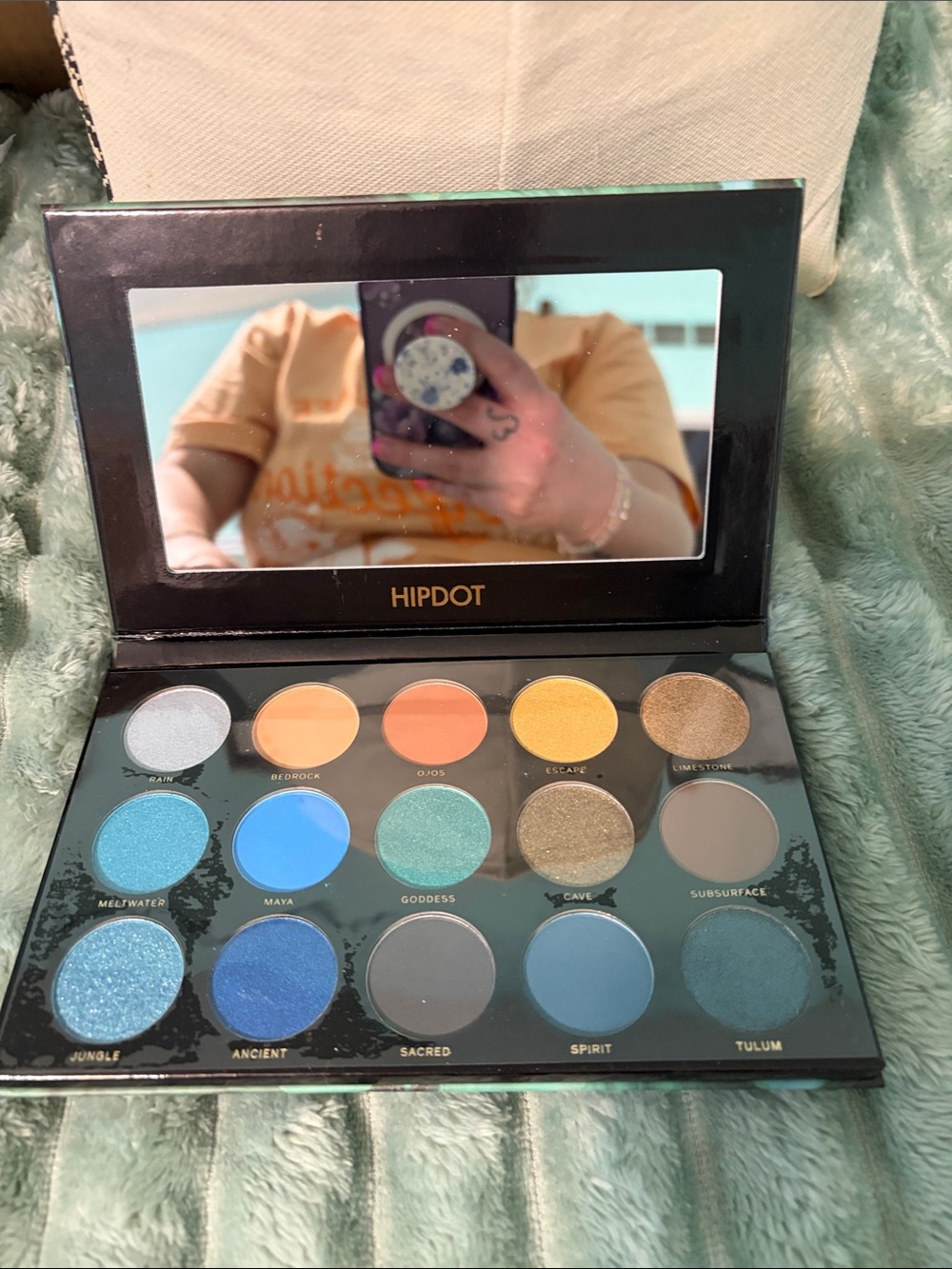 Hip dot Eyeshadow Palette — Blue & Teal Shades
